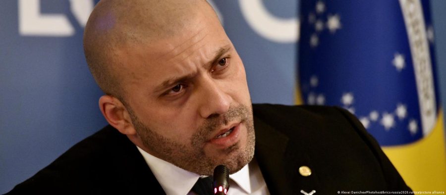 Quais os argumentos da ação no STF contra indulto a Silveira