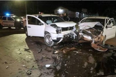 Acidente entre 2 veículos deixa 4 pessoas feridas em MT