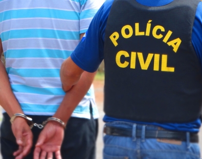 Foragido da Justiça é preso após agredir pai em Cuiabá