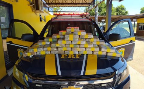 PRF apreende 48 quilos de cocaína transportadas em carreta cegonha em Mato Grosso