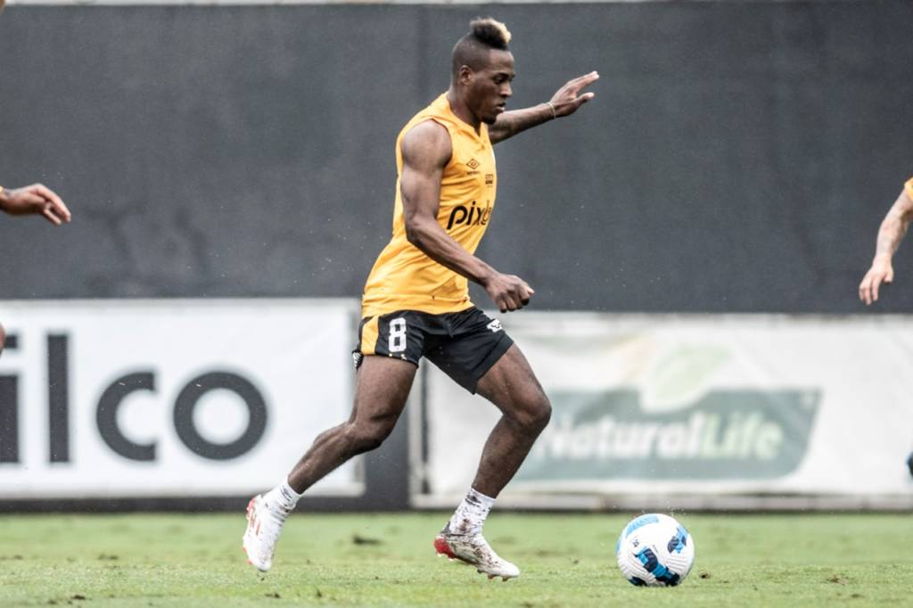 Recém-contratado pelo Santos, Jhojan Julio treina pela primeira vez no CT Rei Pelé