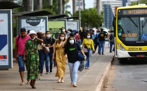 Covid-19: Brasil tem 30,24 milhões de casos e 111 mortes