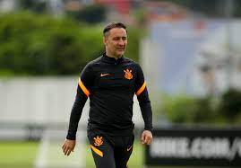 Vítor Pereira realiza testes no Corinthians e pode tirar medalhões na estreia da Libertadores