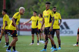 Matheuzinho e Bruno Henrique avançam em recuperação e podem viajar com o elenco do Flamengo