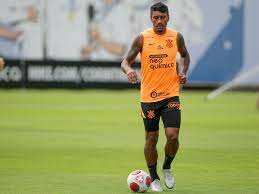 Paulinho se manifesta após ameaças a jogadores do Corinthians: “Mexem com o nosso emocional”