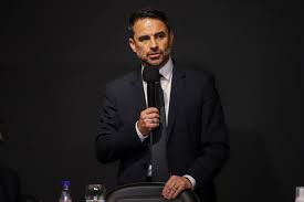 Diretor do Atlético-MG confirma interesse em Edenilson: “Sou suspeito para falar”