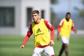 Vasco encaminha contratação de atacante chileno Carlos Palacios