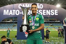 João Lucas, Camilo e Marquinhos são campões do Mato-grossense com o Cuiabá