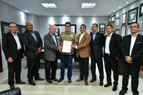 Prefeito Emanuel Pinheiro recebe convite para participar da 45ª AGO com a presença do presidente Bolsonaro