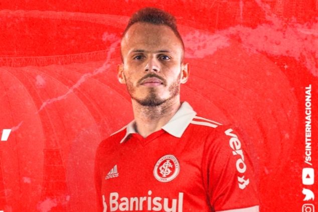 Internacional anuncia lateral Renê, ex-Flamengo