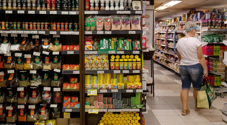 Preços dos alimentos vão subir mesmo que a guerra acabe hoje, diz professor