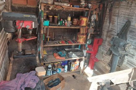 Polícia fecha fábrica clandestina de armas artesanais