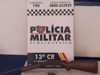 Suspeito de violência doméstica é preso pela PM com espingarda e munições