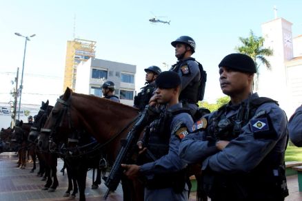 Cavalaria da PM reforça policiamento na região central de Cuiabá