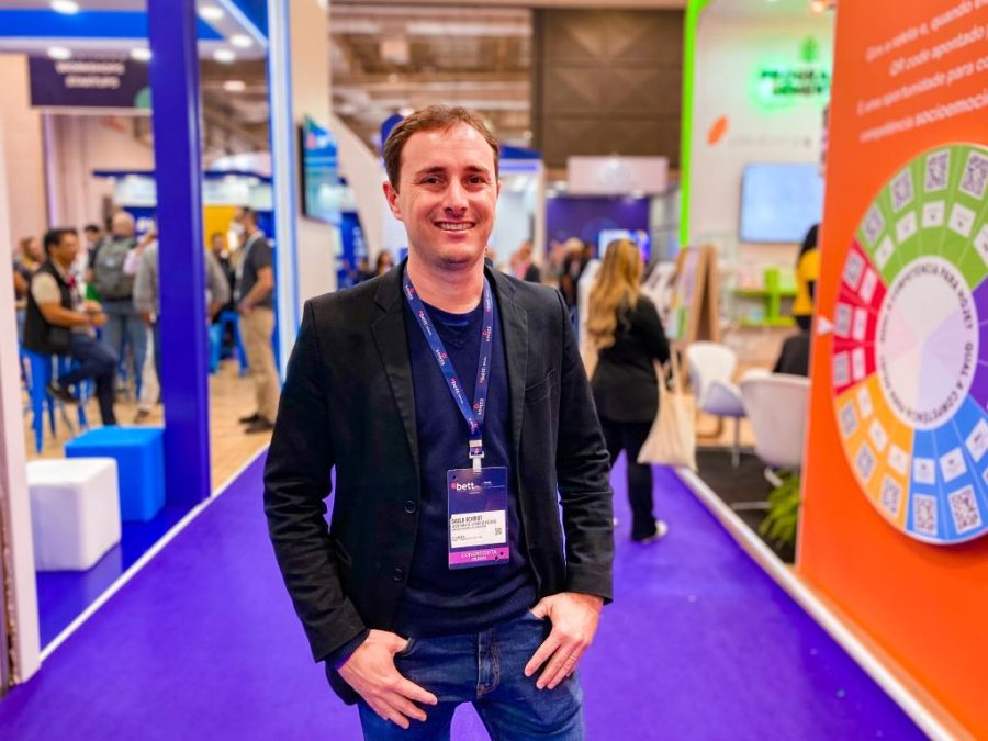 MT:  Nova educação com mais tecnologia e com foco no elemento humano