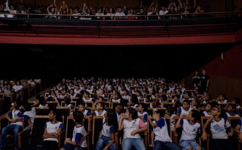 MT:    Cine Teatro Cuiabá oferece cinema para estudantes de escolas públicas e privadas