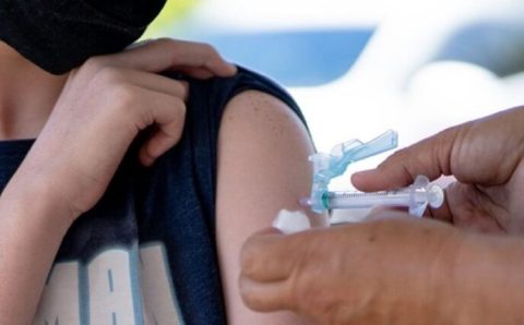 Campanha de multivacinação para menores de 15 anos chega a 7 estados