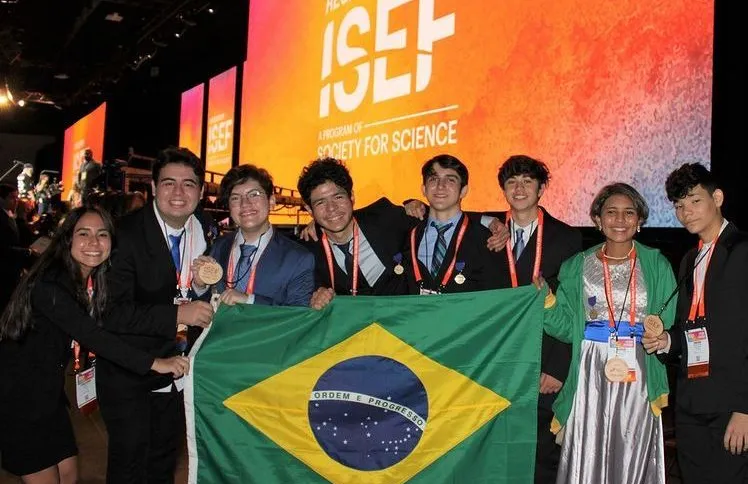 Brasil tem 8 estudantes premiados em feira científica nos Estados Unidos
