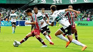 Fluminense abre 2 a 0, mas, com um homem a menos, leva virada do Coritiba