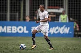 Keno se coloca à disposição para iniciar o clássico contra o América-MG