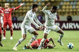 Liderado por Lucas Pires, Santos é o clube com mais desarmes na Sul-Americana