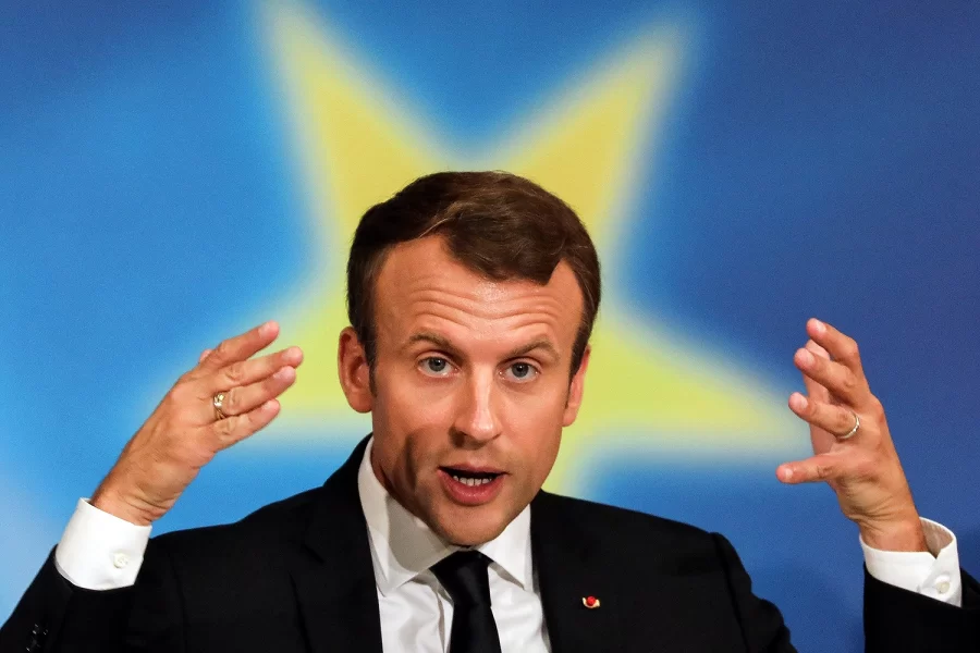 Macron perde maioria no Parlamento francês, segundo projeção