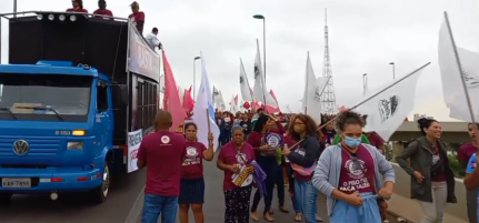 MT:  PARALISAÇÃO:   Professores cobram reajuste de 21,5% do piso em manifestação