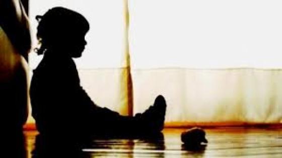 DESCASO EM MT:  Abandonada, menina de 5 anos é achada em desespero na rua; pai estava em bar