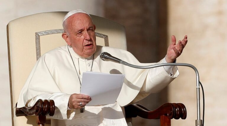 GUERRA:  Papa diz que se reunirá com ucranianos para discutir possível visita