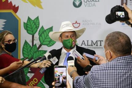 MT:  MP INVESTIGA:  Cattani defende uso de dinheiro público em eventos religiosos