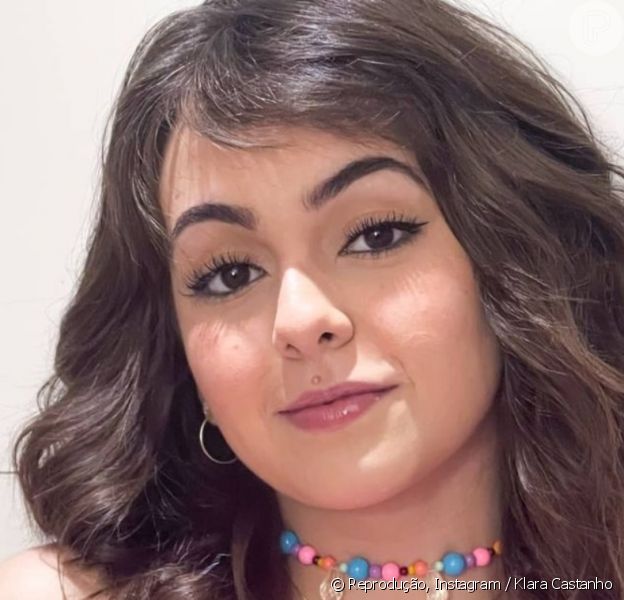 Klara Castanho chora ao comentar importância dos pais na saúde mental: ‘Muita sorte’