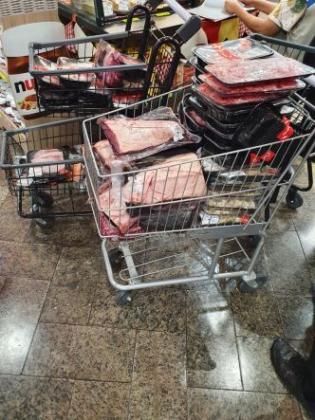 MT:  EM CUIABÁ:  Operação apreende 80kg de carnes e dezenas de produtos estragados em supermercado