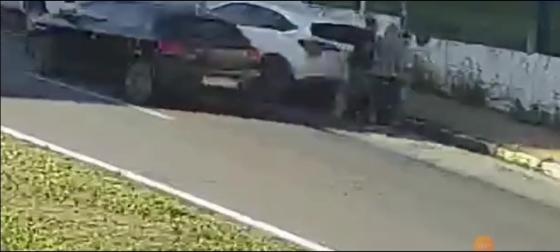 Bandidos agridem mulher, roubam carro e atiram para intimidar população em Cuiabá