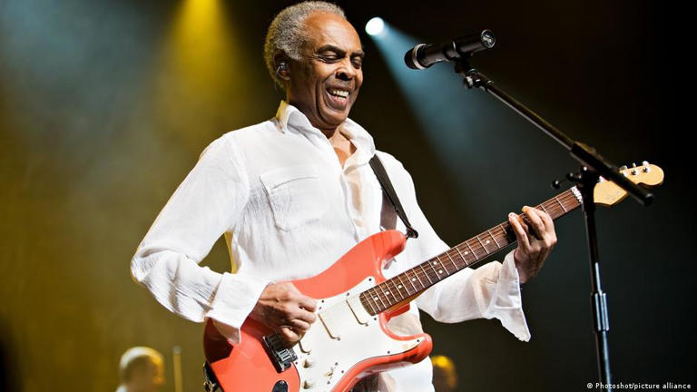 Gilberto Gil chega aos 80 anos celebrado como Orixá