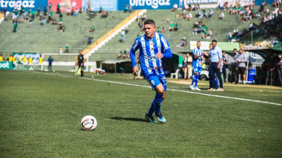 Jogos de futebol hoje na TV: veja onde assistir e o horário das partidas de segunda (27)