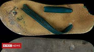 Os mistérios e polêmicas que cercam um chinelo no Museu do Ipiranga