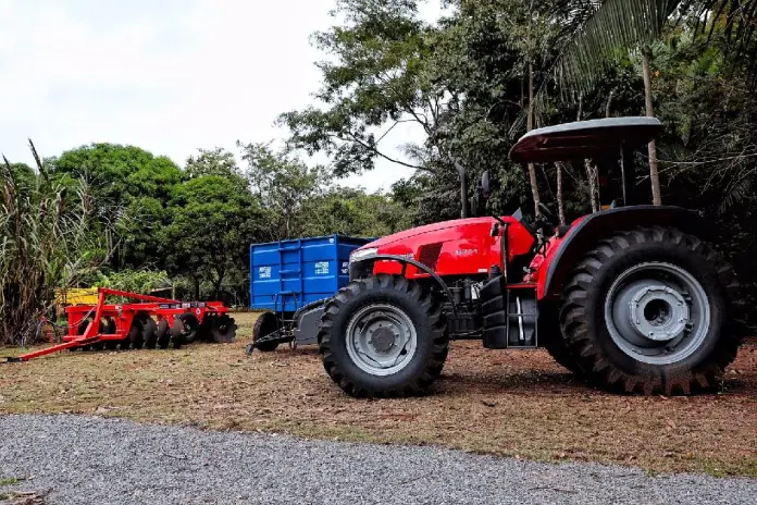 MT:  Governo de Mato Grosso entrega patrulha mecanizada: “Vai fomentar atividades dos pequenos agricultores”, afirma presidente de associação