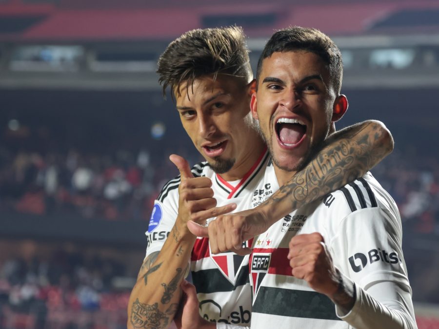 São Paulo desembarca no Chile para duelo contra Universidad Católica pela Sul-Americana