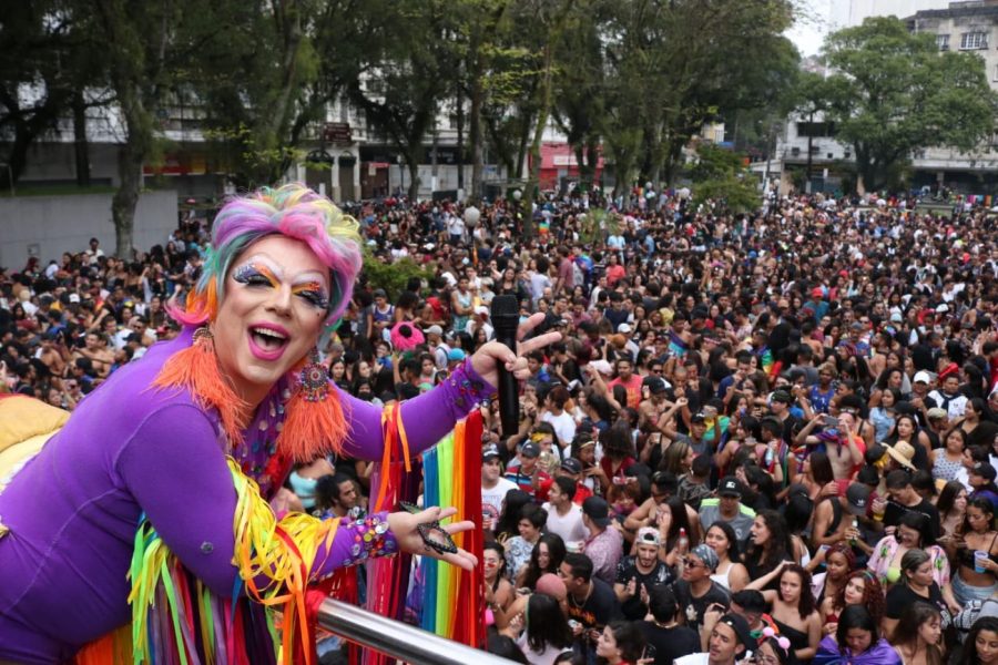 Parada do Orgulho LGBT+ virtual será transmitida em 16 canais no YouTube neste domingo