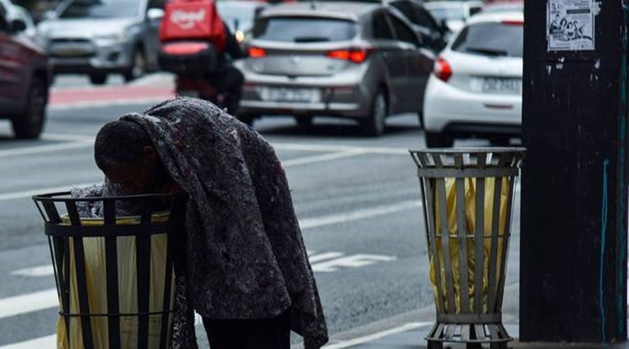 Agravada pela pandemia, fome avança no Brasil e atinge 33 milhões de pessoas, diz estudo