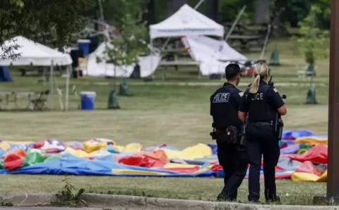 ATAQUE A TIROS EM DESFILE:  SEIS MORTES: FBI prende suspeito por ataque a desfile de 4 de julho que deixou mortos e feridos