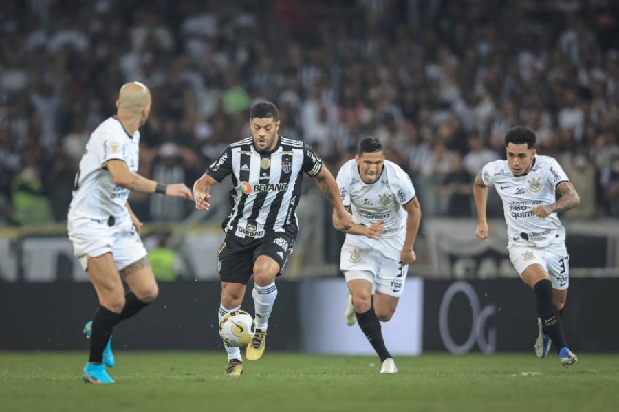 CBF divulga VAR de Atlético-MG x Corinthians e revela mudança de opinião de árbitro em pênalti