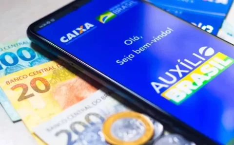 Empobrecimento e queda na renda aumentam fila do Auxílio Brasil