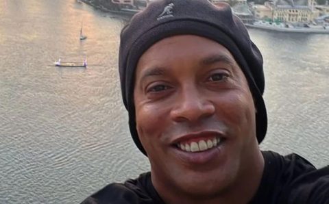 Justiça manda penhorar bens e bloquear contas de Ronaldinho