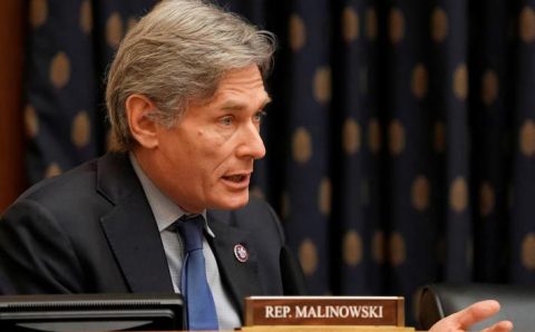 Deputados dos EUA querem investigar possível interferência das Forças Armadas nas eleições do Brasil