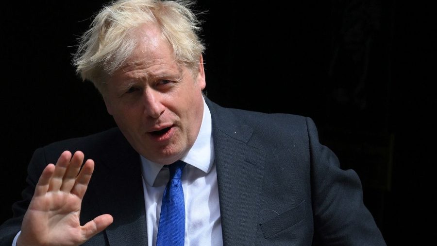 Os escândalos em série que derrubaram Boris Johnson no Reino Unido