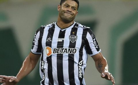 Hulk converte pênalti para o Atlético-MG, se redime e fala em título na Libertadores