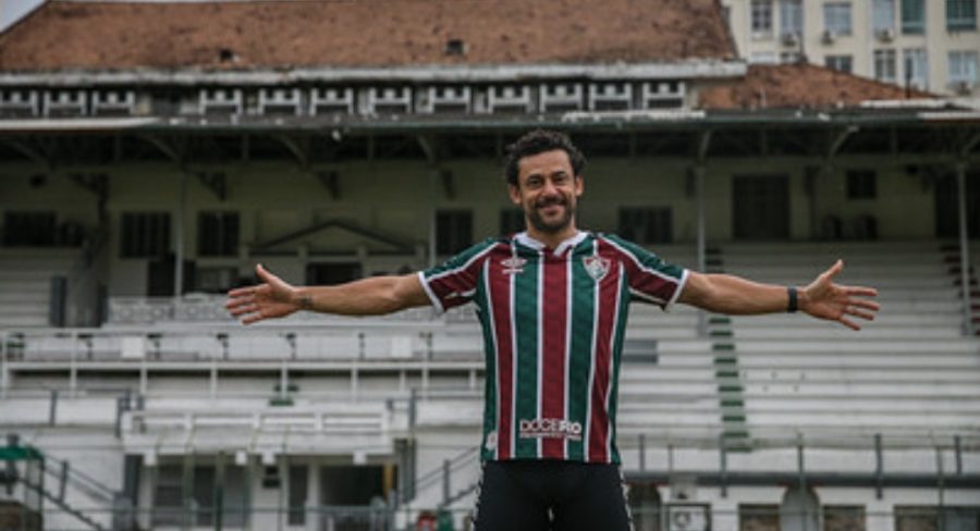 Atacante Fred recebe título de Cidadão Benemérito do Rio de Janeiro