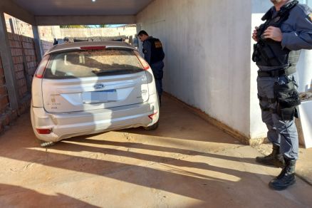 Corpo de cabeleireiro é encontrado no porta-malas de seu carro