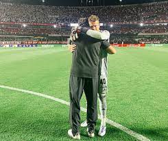 Ceni elogia Thiago Couto, mas admite que ainda busca goleiro; dinheiro é entrave